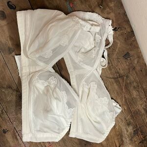 Vintage bras no tags .
